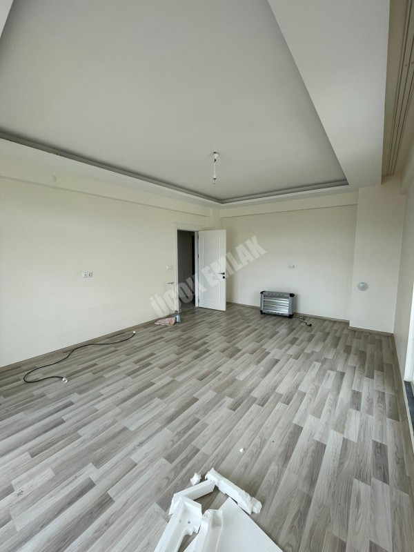 AFYON ÜÇOK EMLAKTAN YEŞİLYURT MAH 4+1 160M² GENİŞ SIFIR AYARINDA KİRALIK DAİRE 