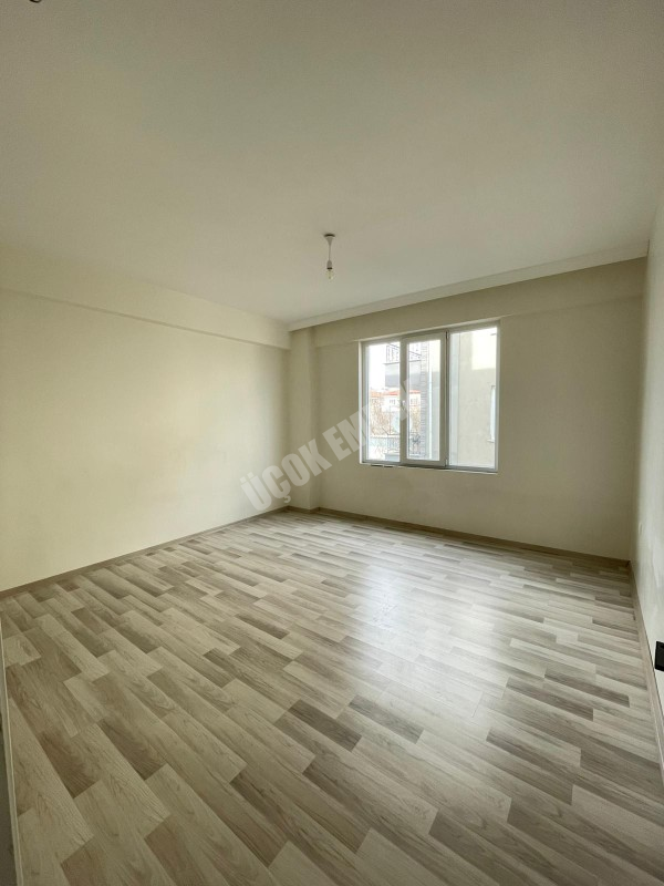 AFYON ÜÇOK EMLAKTAN YEŞİLYURT MAH 4+1 160M² GENİŞ SIFIR AYARINDA KİRALIK DAİRE 