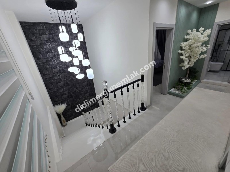 DİDİM EFELER MAHALLESİNDE TAM MÜSTAKİL HAVUZLU OTOPARKLI EŞYALI 4+1  SATILIK SIFIR  LÜKS VİLLA   