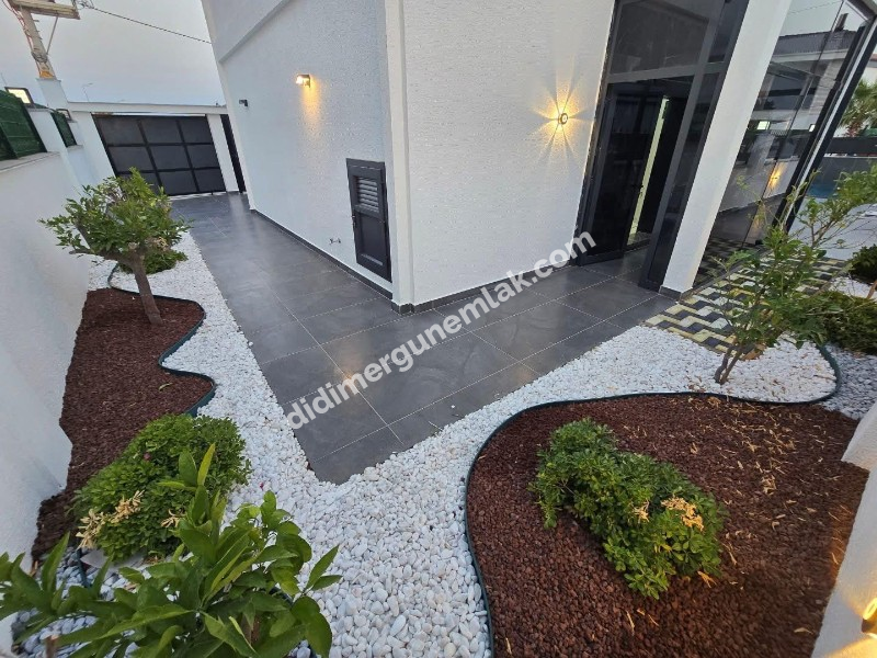 DİDİM EFELER MAHALLESİNDE TAM MÜSTAKİL HAVUZLU OTOPARKLI EŞYALI 4+1  SATILIK SIFIR  LÜKS VİLLA   