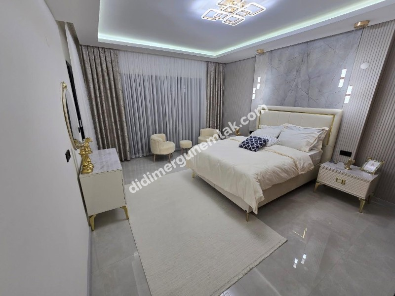 DİDİM EFELER MAHALLESİNDE TAM MÜSTAKİL HAVUZLU OTOPARKLI EŞYALI 4+1  SATILIK SIFIR  LÜKS VİLLA   