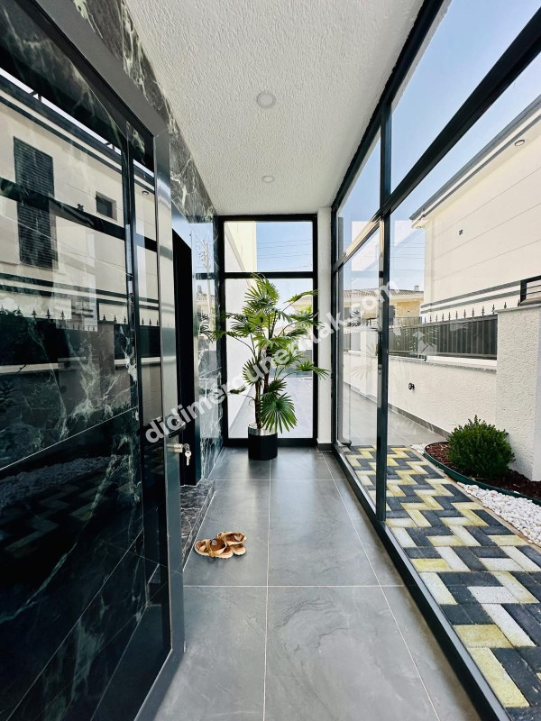 DİDİM EFELER MAHALLESİNDE TAM MÜSTAKİL HAVUZLU OTOPARKLI EŞYALI 4+1  SATILIK SIFIR  LÜKS VİLLA   