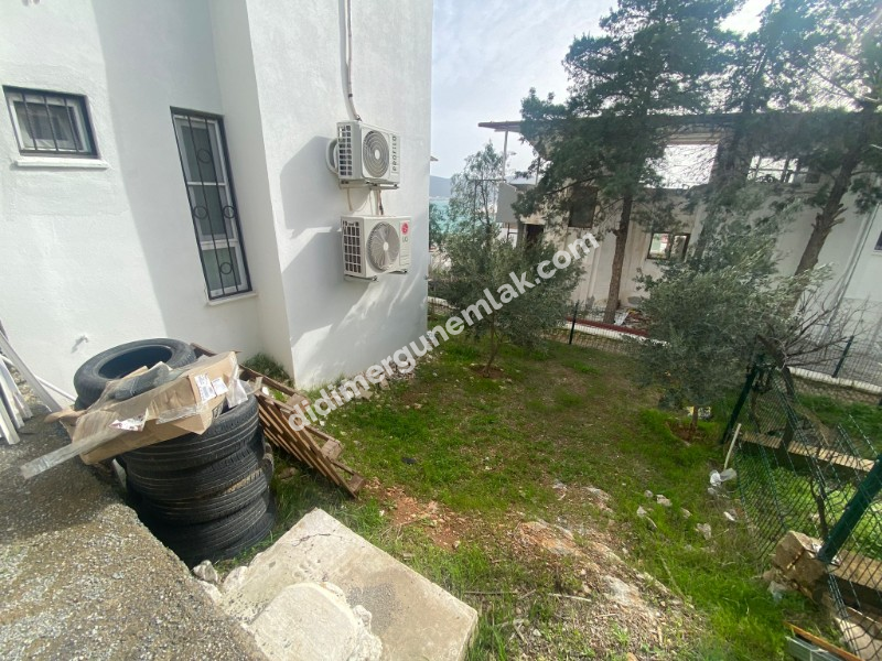 AKBÜK’TE ŞÖMİNELİ VİLLA FIRSATI FULL TADİLATLI • TERASLI • GENİŞ KULLANIM ALANI