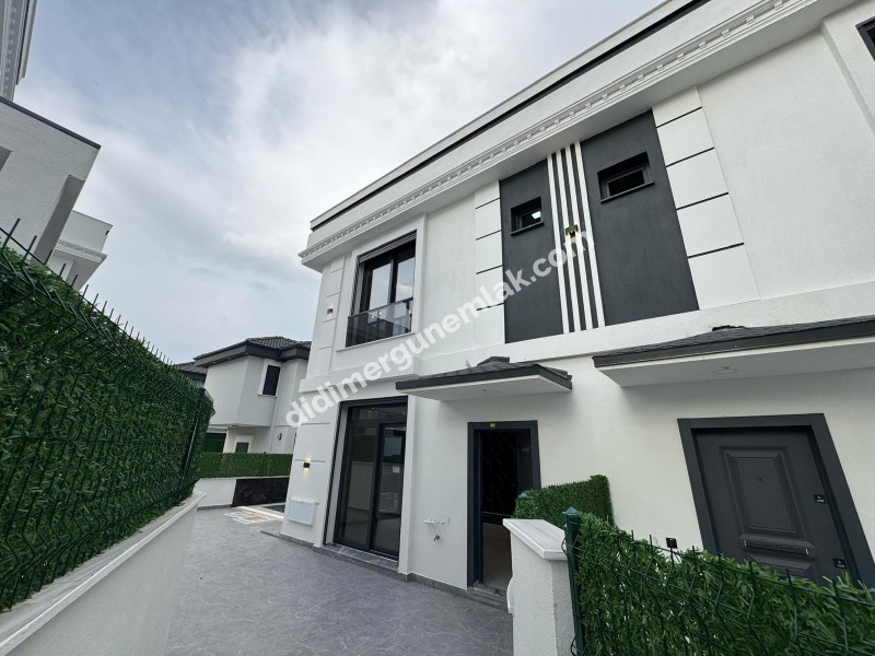 DİDİM ÇAMLIK MAHALLESİ’NDE ÖZEL HAVUZLU LÜKS SATILIK VİLLA!