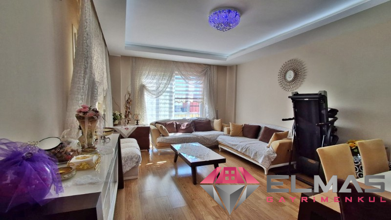 Elmas’tan Akkent’te Nezih Sitede Yeni Eviniz Hayırlı Olsun!