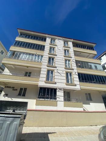 GÜVENAY - ÇORUM GÜLABİBEY MAH. MİLLET CADDESİ ÜZERİ 3+1 SATILIK DAİRE