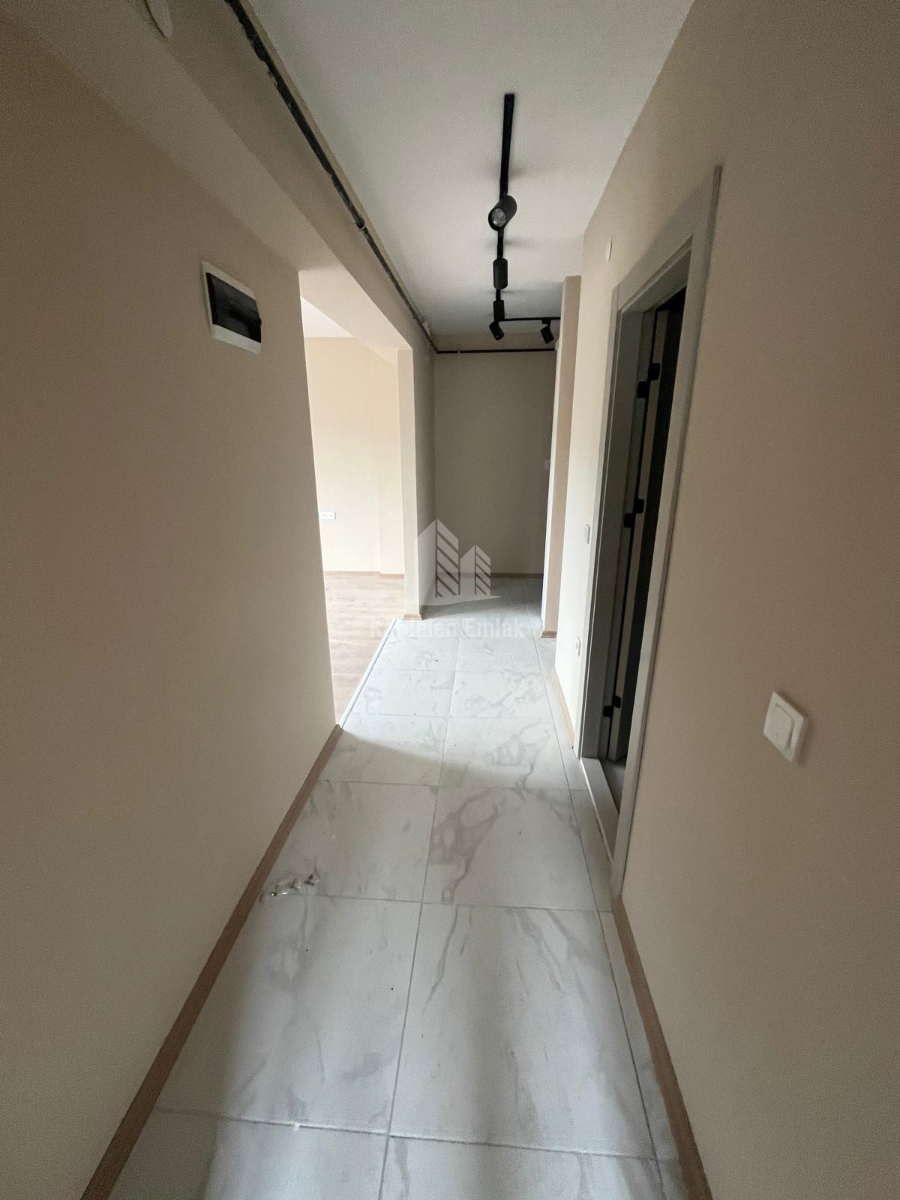 ÜNİVERSİTE BÖLGEİNDE SATILIK 1+1 DAİRE