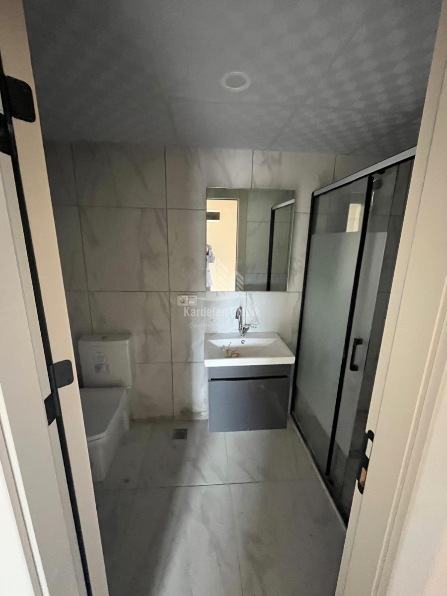 ÜNİVERSİTE BÖLGEİNDE SATILIK 1+1 DAİRE