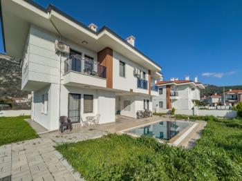 Ula Gökovada Havuzlu Sitede 1+1 Eşyalı Satılık Daire