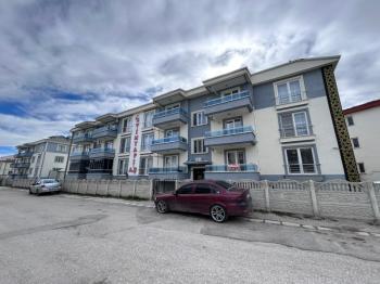 AFYON ÜÇOK EMLAKTAN VEYSEL KARANİ MAH 2+1 100M² TEMİZ BAKIMLI  KİRALIK DAİRE 