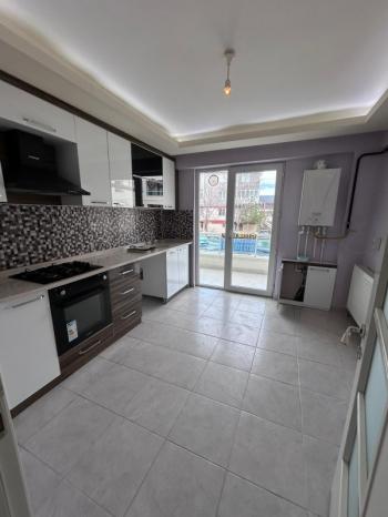 AFYON ÜÇOK EMLAKTAN VEYSEL KARANİ MAH 2+1 100M² TEMİZ BAKIMLI  KİRALIK DAİRE 