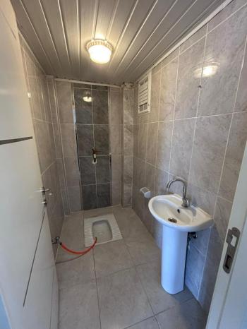 AFYON ÜÇOK EMLAKTAN VEYSEL KARANİ MAH 2+1 100M² TEMİZ BAKIMLI  KİRALIK DAİRE 