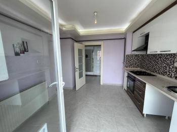AFYON ÜÇOK EMLAKTAN VEYSEL KARANİ MAH 2+1 100M² TEMİZ BAKIMLI  KİRALIK DAİRE 