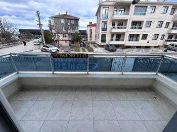 AFYON ÜÇOK EMLAKTAN VEYSEL KARANİ MAH 2+1 100M² TEMİZ BAKIMLI  KİRALIK DAİRE 