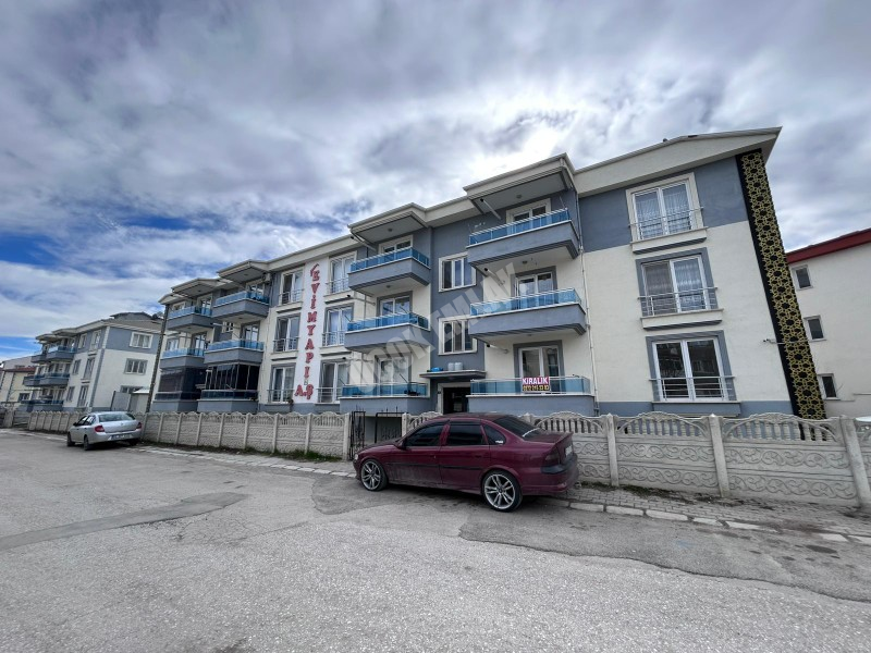 AFYON ÜÇOK EMLAKTAN VEYSEL KARANİ MAH 2+1 100M² TEMİZ BAKIMLI  KİRALIK DAİRE 