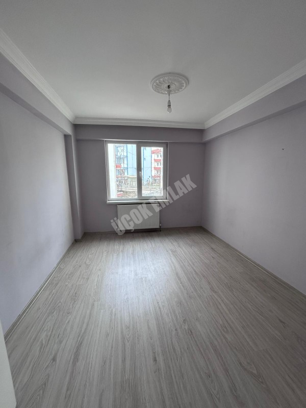 AFYON ÜÇOK EMLAKTAN VEYSEL KARANİ MAH 2+1 100M² TEMİZ BAKIMLI  KİRALIK DAİRE 