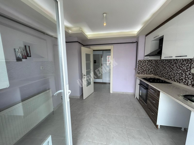 AFYON ÜÇOK EMLAKTAN VEYSEL KARANİ MAH 2+1 100M² TEMİZ BAKIMLI  KİRALIK DAİRE 