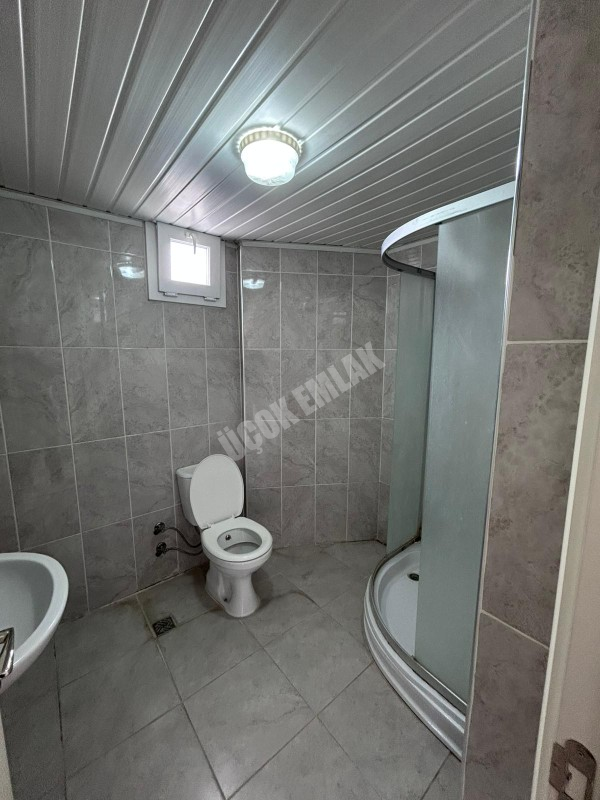 AFYON ÜÇOK EMLAKTAN VEYSEL KARANİ MAH 2+1 100M² TEMİZ BAKIMLI  KİRALIK DAİRE 