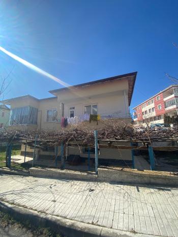 GÜVENAY - ÇORUM BAHÇELİEVLER MAH. ELİT PARK YUKARISI 3+1 KİRALIK DAİRE 