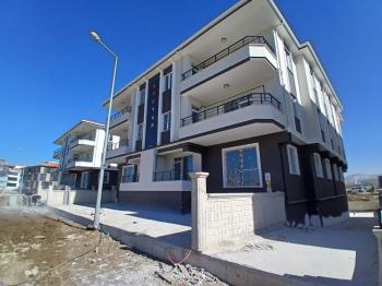 GÜVENAY - ÇORUM ÇEPNİ MAH. KENT PARK ALTI SATILIK LÜKS 2+1 DAİRE