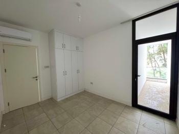 Kıbrıs Girne de Havuzlu Sitede Satılık 3+1 Lüks Bahçe Katı Daire