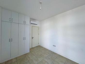 Kıbrıs Girne de Havuzlu Sitede Satılık 3+1 Lüks Bahçe Katı Daire