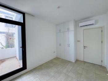 Kıbrıs Girne de Havuzlu Sitede Satılık 3+1 Lüks Bahçe Katı Daire