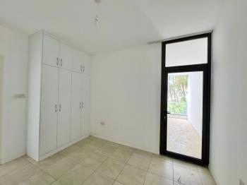 Kıbrıs Girne de Havuzlu Sitede Satılık 3+1 Lüks Bahçe Katı Daire