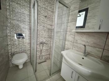 Kıbrıs Girne de Havuzlu Sitede Satılık 3+1 Lüks Bahçe Katı Daire