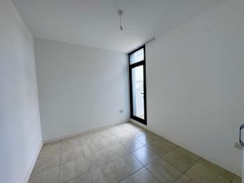 Kıbrıs Girne de Havuzlu Sitede Satılık 3+1 Lüks Bahçe Katı Daire