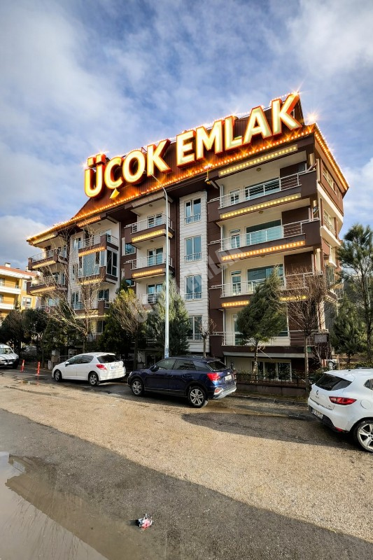 AFYON ÜÇOK EMLAKTAN SELÇUKLU MAH KİRALIK 4+1 200M² DAİRELER 