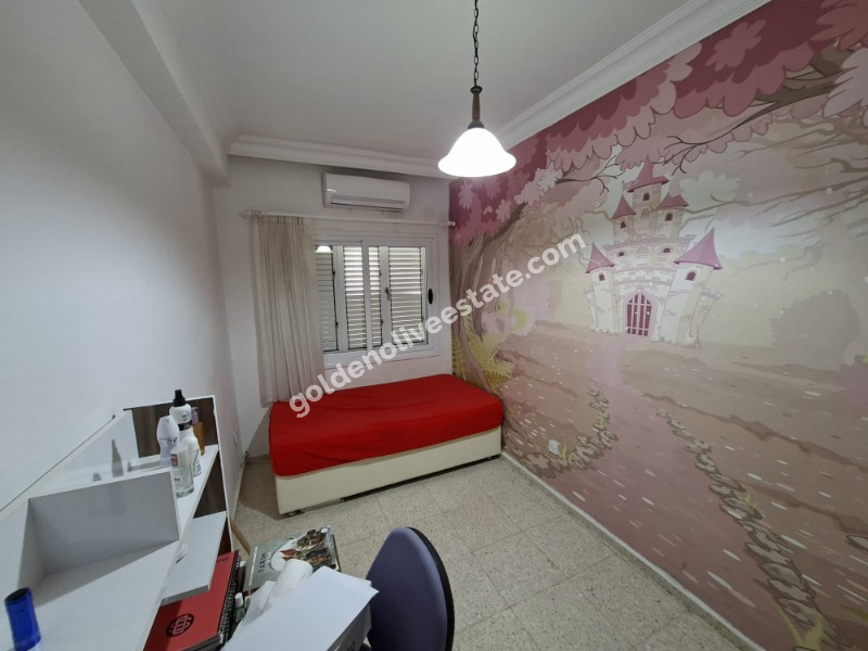 MAĞUSA MERKEZDE SATILIK 3+1 APARTMAN DAİRESİ