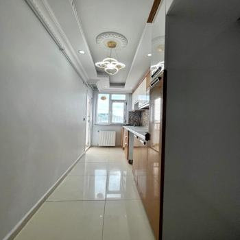 CADDE ÜZERİ 2+1 LÜX DAİRE 