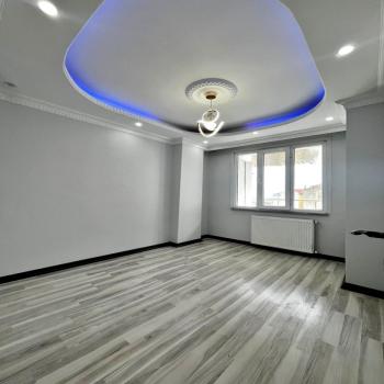 CADDE ÜZERİ 2+1 LÜX DAİRE 