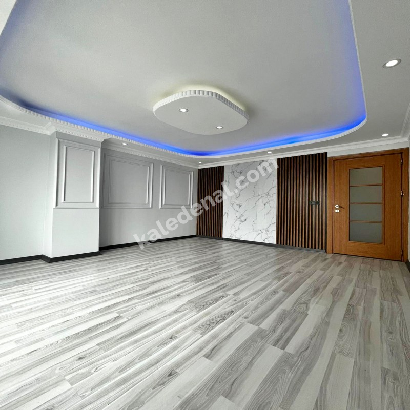 CADDE ÜZERİ 2+1 LÜX DAİRE 