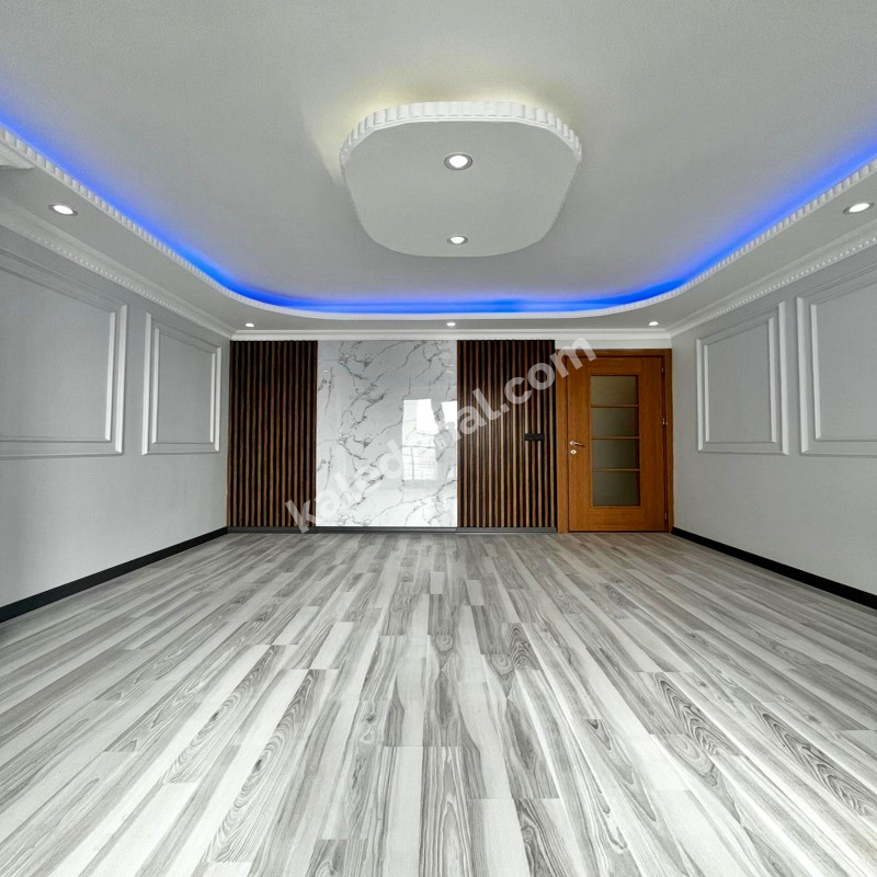 CADDE ÜZERİ 2+1 LÜX DAİRE 