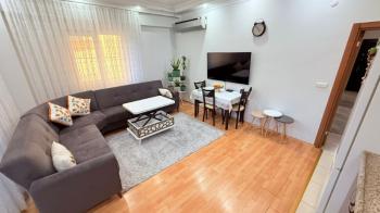 ÇAMLIK' TA HAVUZLU SİTE İÇERİSİNDE MÜSTAKİL GİRİŞLİ EŞYALI GENİŞ 3+1 SATILIK DAİRE
