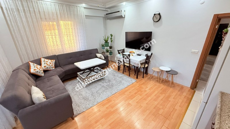 ÇAMLIK' TA HAVUZLU SİTE İÇERİSİNDE MÜSTAKİL GİRİŞLİ EŞYALI GENİŞ 3+1 SATILIK DAİRE