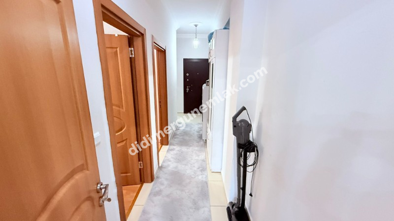 ÇAMLIK' TA HAVUZLU SİTE İÇERİSİNDE MÜSTAKİL GİRİŞLİ EŞYALI GENİŞ 3+1 SATILIK DAİRE