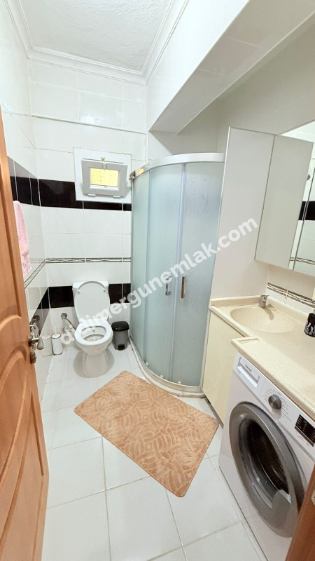 ÇAMLIK' TA HAVUZLU SİTE İÇERİSİNDE MÜSTAKİL GİRİŞLİ EŞYALI GENİŞ 3+1 SATILIK DAİRE
