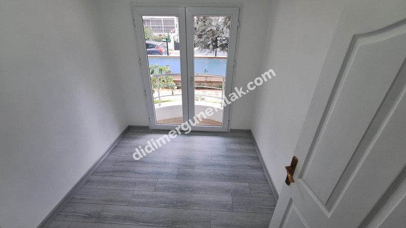  DİDİM EFELER MAHALLESİ HAVUZLU SİTE İÇERİSİNDE SATILIK 2+1 AÇIK MUTFAKLI DAİRE 