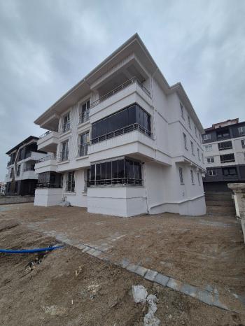 GÜVENAY - ÇORUM ÇEPNİ MAH. FEN LİSESİ BÖLGESİ SIFIR 2+0 KİRALIK DAİRE