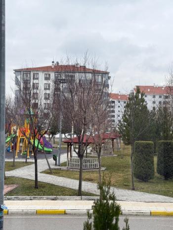 GÜVENAY - ÇORUM KAHVELEN ARKASI TURKUAZ PLUS ÇOK GENİŞ 3+1 YAPILI SATILIK DAİRE 