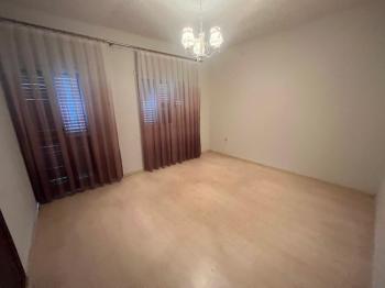 GÖNYELİ'DE İŞ YERİ OLMAYA MÜSAİT İKİZ BAHÇELİ KİRALIK EV