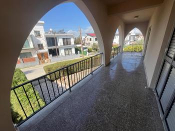 GÖNYELİ'DE İŞ YERİ OLMAYA MÜSAİT İKİZ BAHÇELİ KİRALIK EV