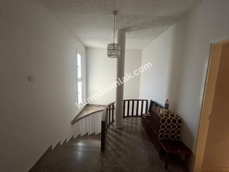 GÖNYELİ'DE İŞ YERİ OLMAYA MÜSAİT İKİZ BAHÇELİ KİRALIK EV