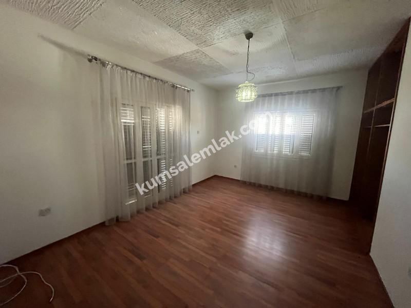 GÖNYELİ'DE İŞ YERİ OLMAYA MÜSAİT İKİZ BAHÇELİ KİRALIK EV