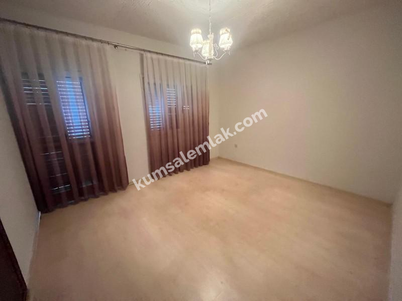 GÖNYELİ'DE İŞ YERİ OLMAYA MÜSAİT İKİZ BAHÇELİ KİRALIK EV