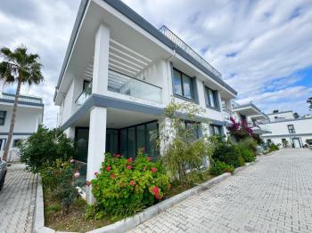 Girne Merkez de Geniş Satılık 3+1 İkiz Villa