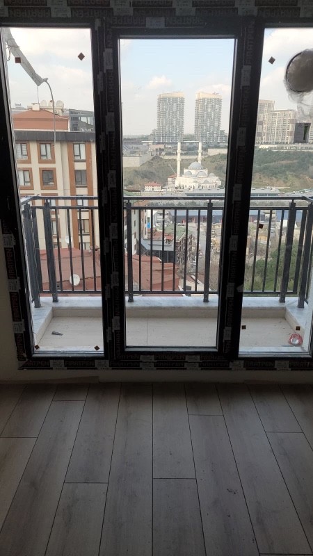 Alibeyköy Cep Otogarı Tramway Durağına Yakın Güvenlikli Site'de 1+1 Arakat Sıfır Satılık Daire